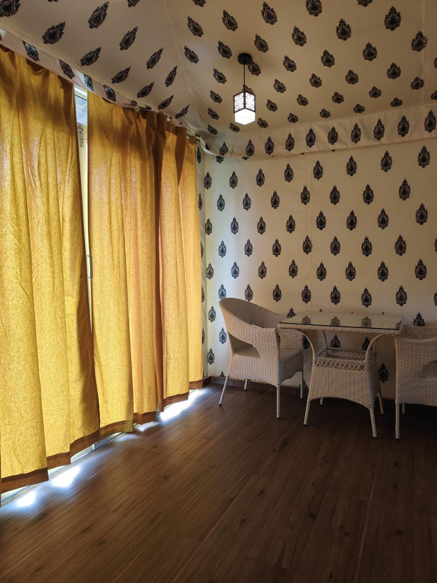 Luxury tent The Purple County